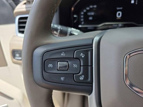 Used 2022 GMC Yukon Denali AWD/4WD image 16