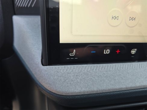 New 2025 Ford Maverick XLT w/ XLT Luxury Package image 18