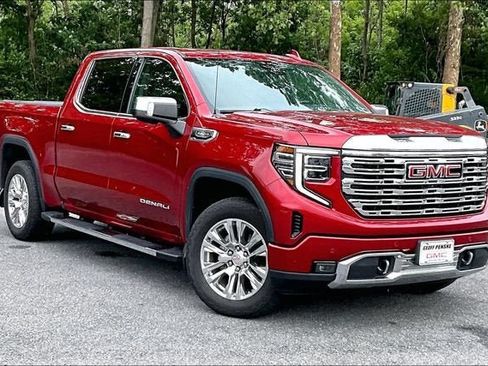Used 2023 GMC Sierra 1500 Denali w/ Technology Package AWD/4WD image 2