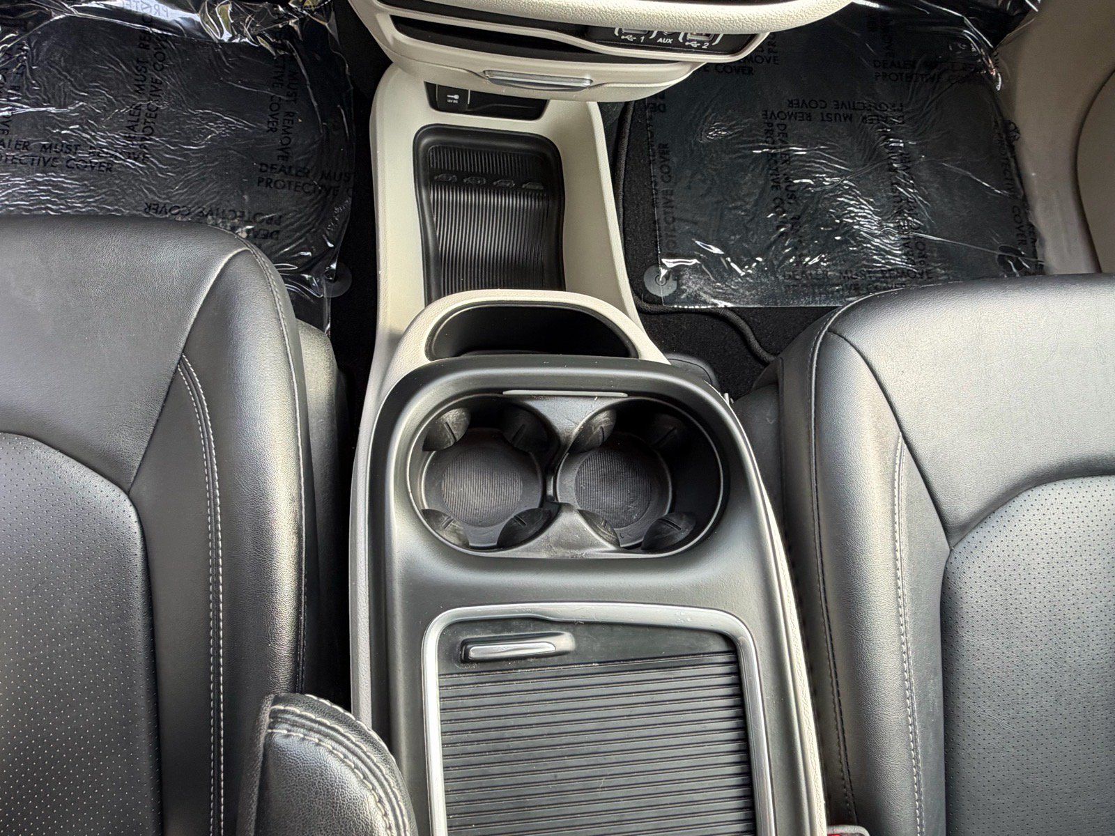 Used 2024 Chrysler Pacifica Touring-L FWD image 33