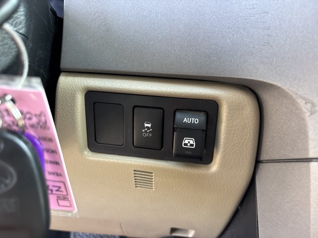 Used 2013 Toyota Sequoia Platinum AWD/4WD image 40