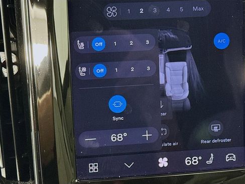 Used 2023 Volvo XC60 B5 Ultimate w/ Protection Package Premier image 24