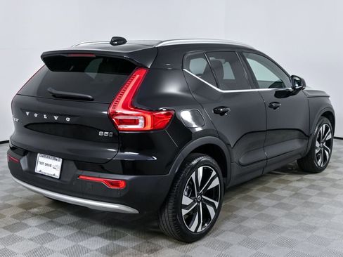 Certified 2025 Volvo XC40 B5 Plus image 29