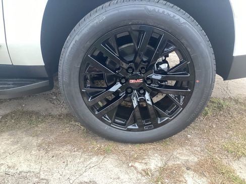 New 2026 GMC Yukon XL Denali w/ Advanced Technology Package RWD image 9