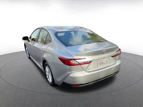 Used 2025 Toyota Camry LE image 11