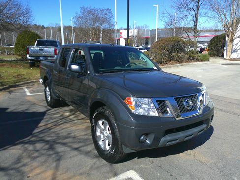 Used 2013 Nissan Frontier SV w/ SV Value Truck Pkg image 2