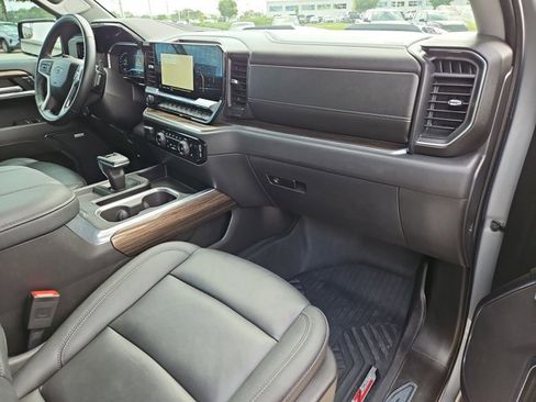 Used 2024 Chevrolet Silverado 1500 LT Trail Boss w/ Convenience Package II image 21