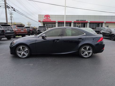 Used 2018 Lexus IS 300 AWD w/ Comfort Package image 2