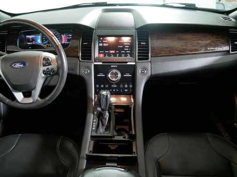 Used 2017 Ford Taurus Limited AWD/4WD image 10