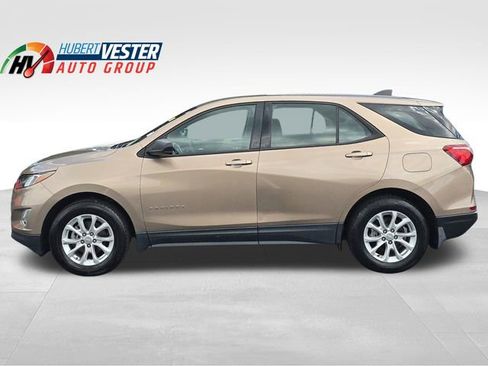 Used 2018 Chevrolet Equinox LS image 1