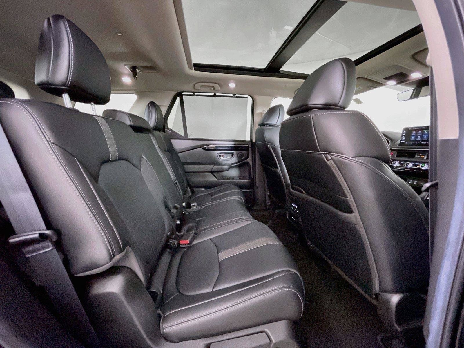 Certified 2025 Honda Pilot Touring image 34