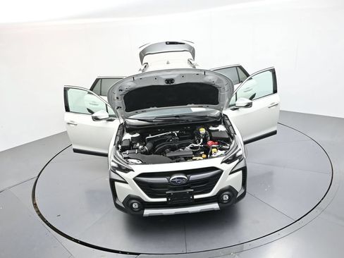 Used 2025 Subaru Outback Touring AWD/4WD image 32