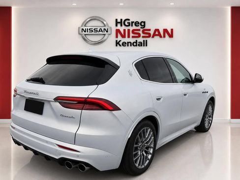 Used 2024 Maserati Grecale GT AWD/4WD image 9
