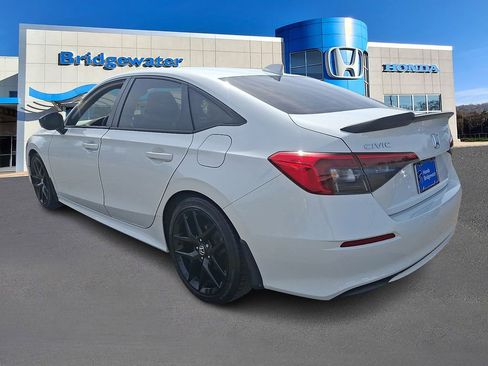 Used 2023 Honda Civic Sport image 4