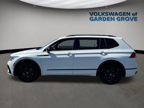 Used 2023 Volkswagen Tiguan SE R-Line image 6