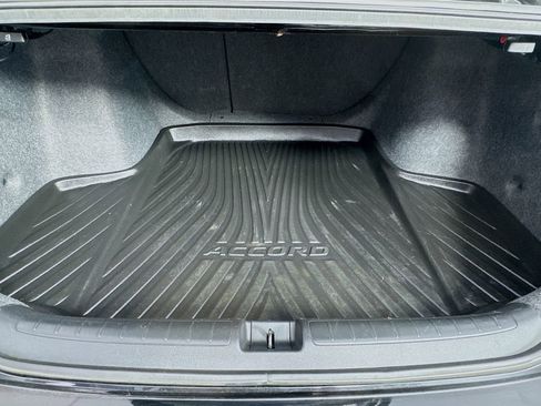 Used 2018 Honda Accord Sport image 27