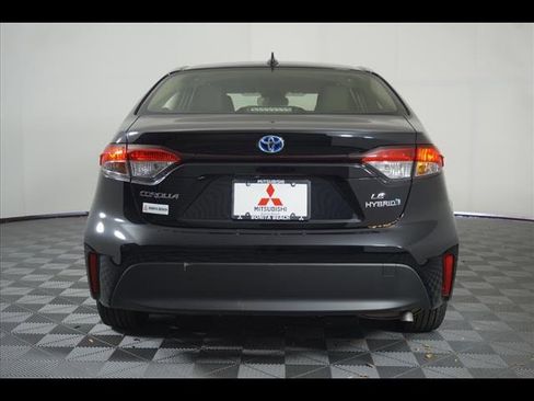 Used 2024 Toyota Corolla LE image 6