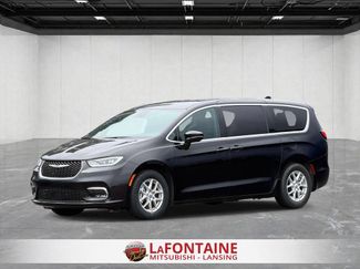 Used 2025 Chrysler Pacifica Select FWD video 1