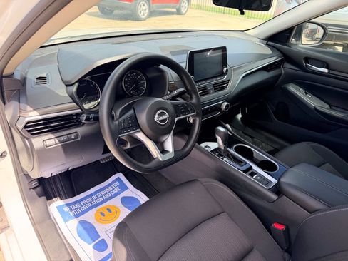 Used 2024 Nissan Altima 2.5 SV AWD/4WD image 10