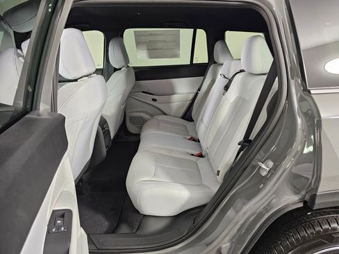New 2026 Jeep Cherokee Laredo AWD/4WD image 33