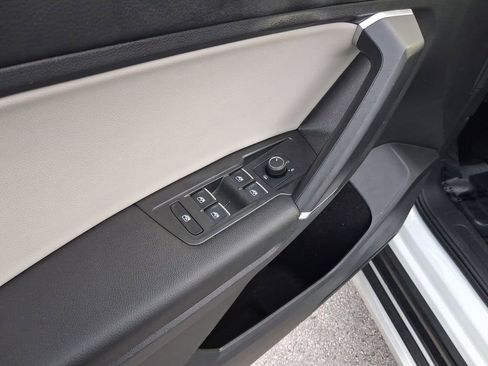 Used 2020 Volkswagen Tiguan SE FWD image 16