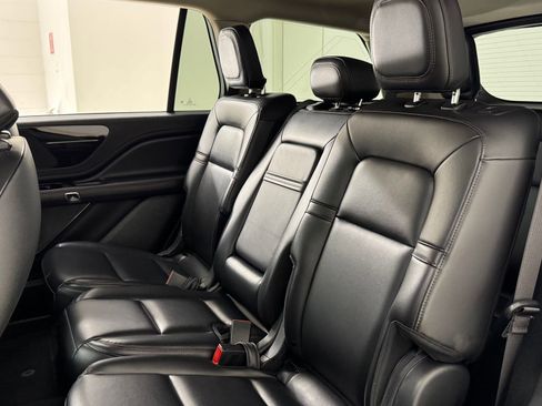Used 2024 Lincoln Aviator AWD image 49