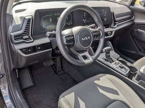 Used 2025 Kia Sportage LX image 16