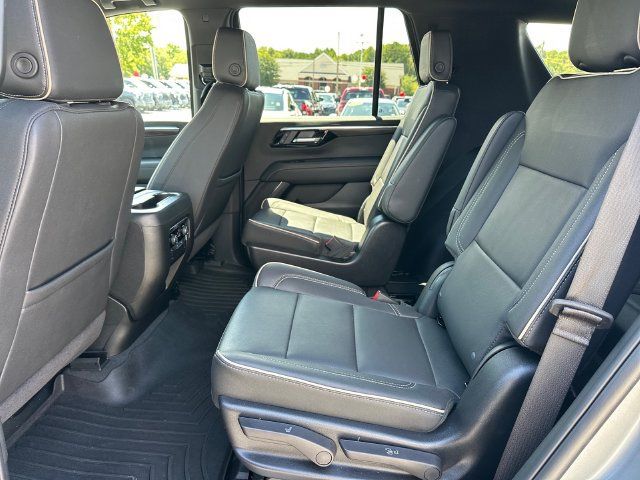 Used 2025 Chevrolet Tahoe Premier AWD/4WD image 16