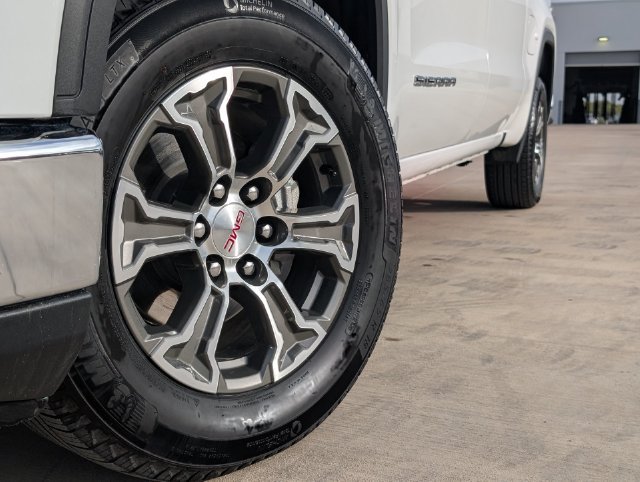 Used 2026 GMC Sierra 1500 SLT AWD/4WD image 2