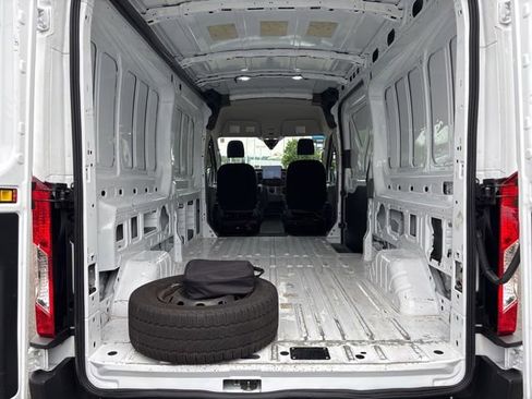 Used 2023 Ford E-Transit Medium Roof RWD image 13