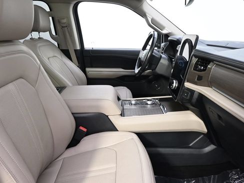 Used 2022 Ford Expedition Max Limited AWD/4WD image 16