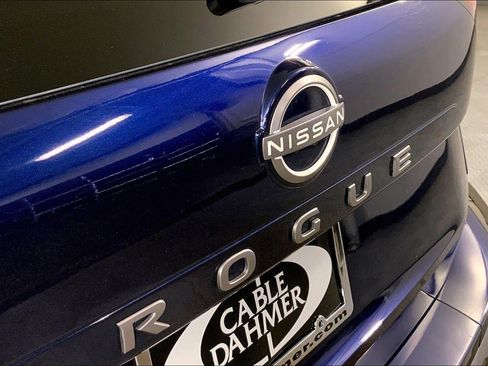Used 2025 Nissan Rogue SV FWD image 29