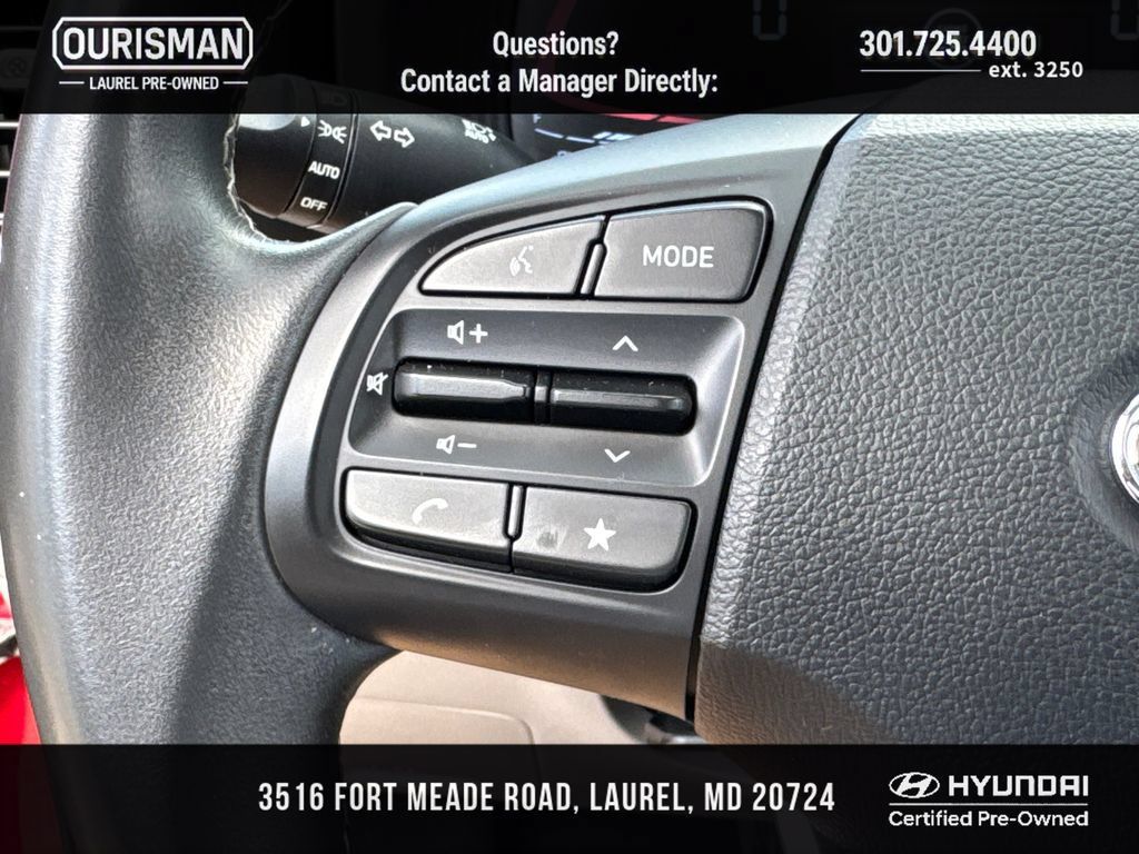Certified 2025 Hyundai Venue SEL FWD image 21