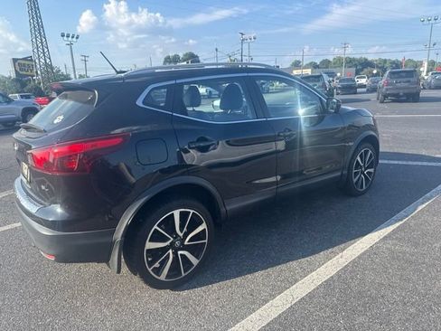 Used 2018 Nissan Rogue Sport SL FWD image 3