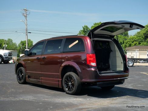 Used 2019 Dodge Grand Caravan SXT image 34