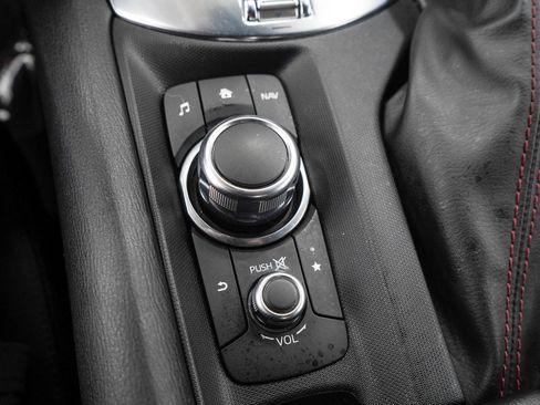 Used 2019 MAZDA MX-5 Miata Grand Touring RWD image 19