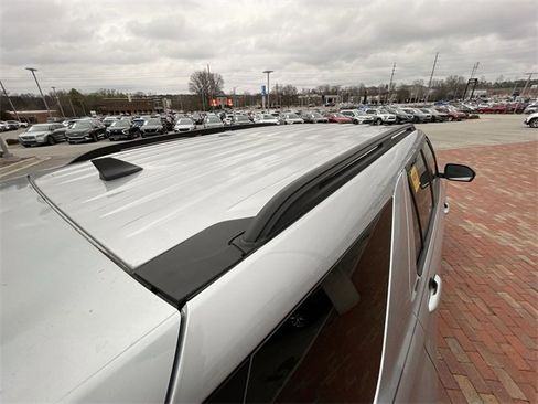 Used 2021 Ford Explorer XLT w/ Equipment Group 202A image 21