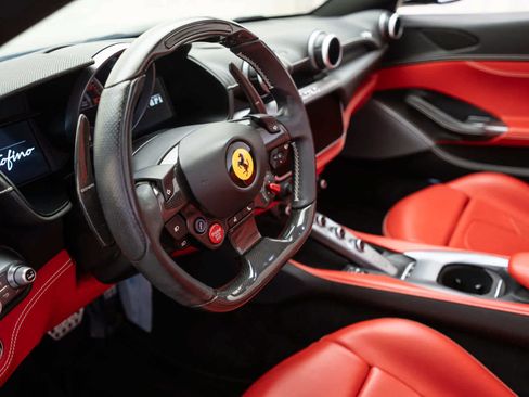 Used 2020 Ferrari Portofino RWD image 17