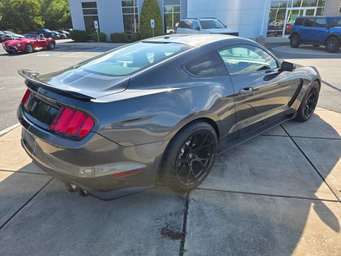 Used 2018 Ford Mustang Shelby GT350 w/ Convenience Package RWD image 5
