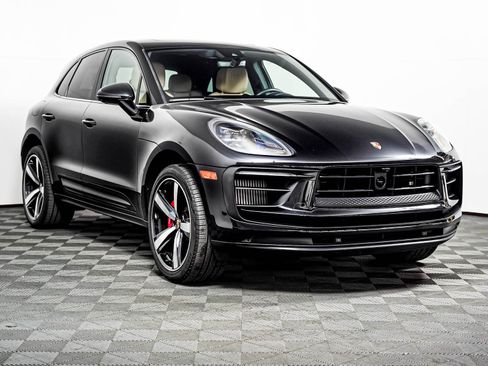 Certified 2023 Porsche Macan S AWD/4WD image 8