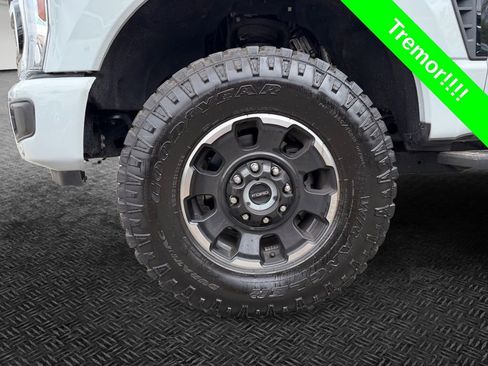 Used 2025 Ford F350 Lariat w/ Lariat Ultimate Package AWD/4WD image 11