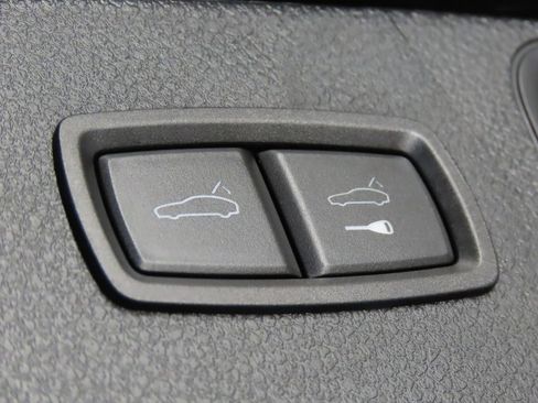 Certified 2026 Porsche Macan AWD/4WD image 49
