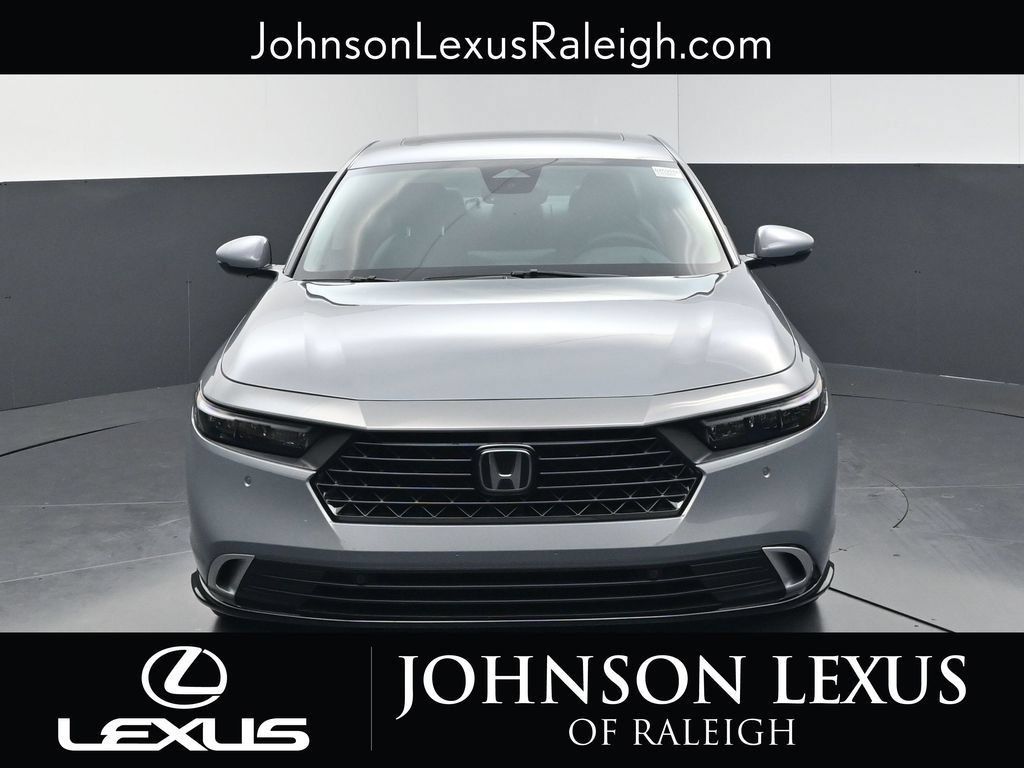 Used 2023 Honda Accord Touring image 4