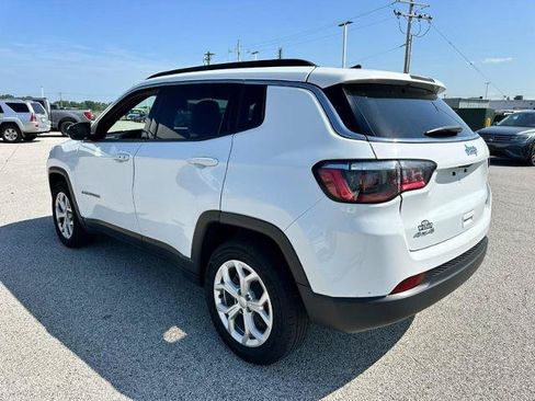 Used 2024 Jeep Compass Latitude AWD/4WD image 3
