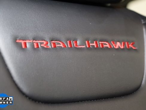 Used 2022 Jeep Cherokee Trailhawk image 12