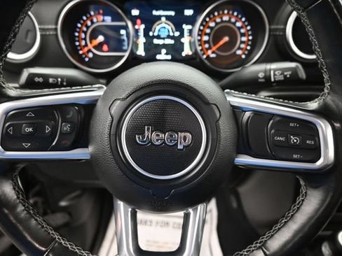 Used 2022 Jeep Gladiator Overland w/ Popular Equipment Package AWD/4WD image 14