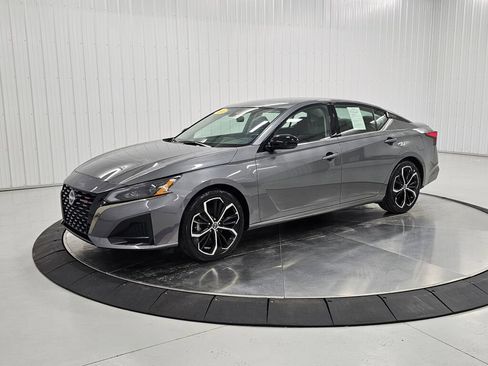 Used 2024 Nissan Altima 2.5 SR FWD image 1