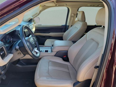 Used 2023 Ford Expedition Limited image 9