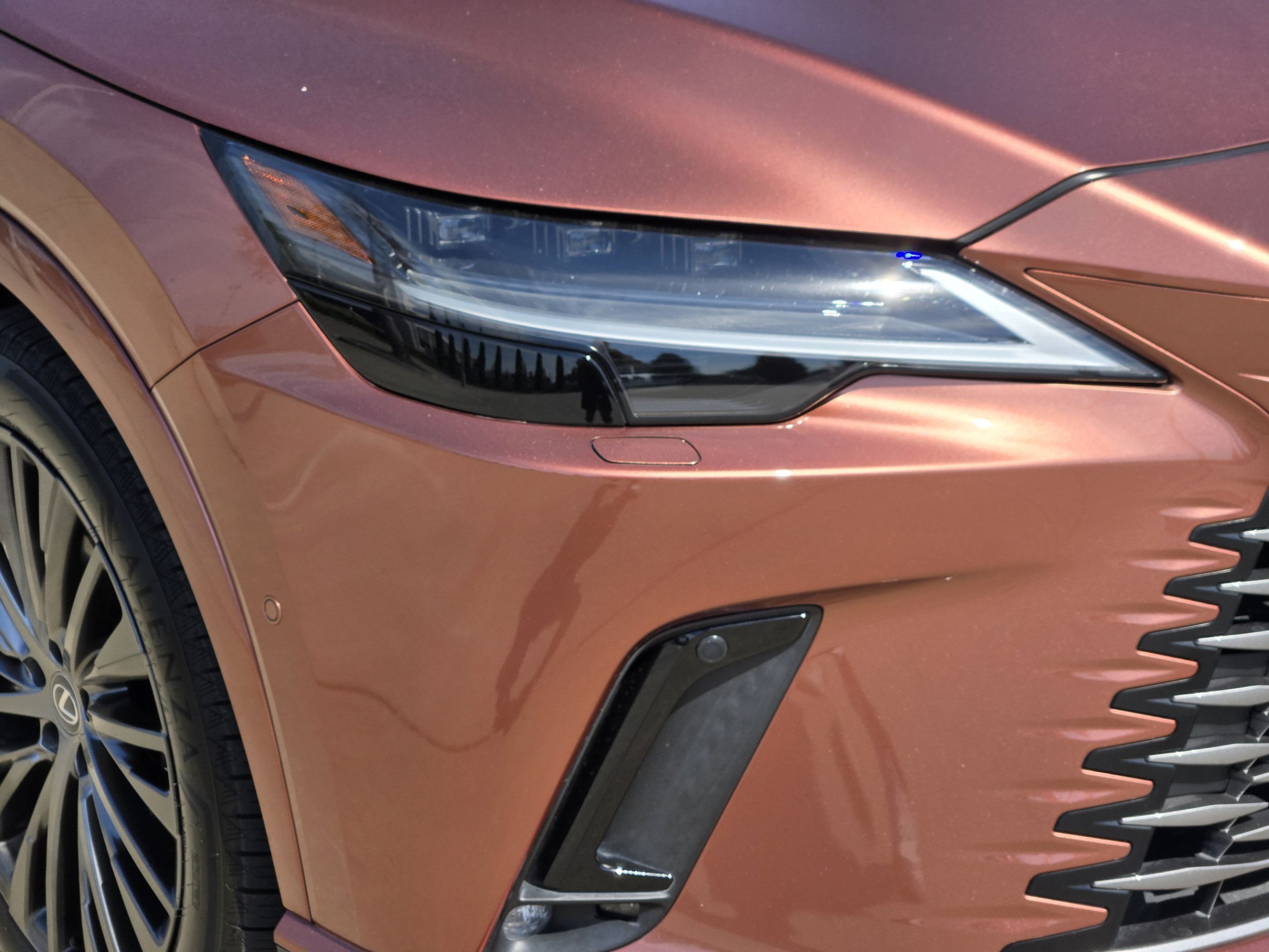 Used 2023 Lexus RX 350 FWD w/ Cold Area Package image 33