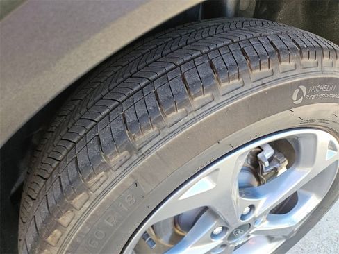 Used 2025 Ford Escape ST-Line image 29